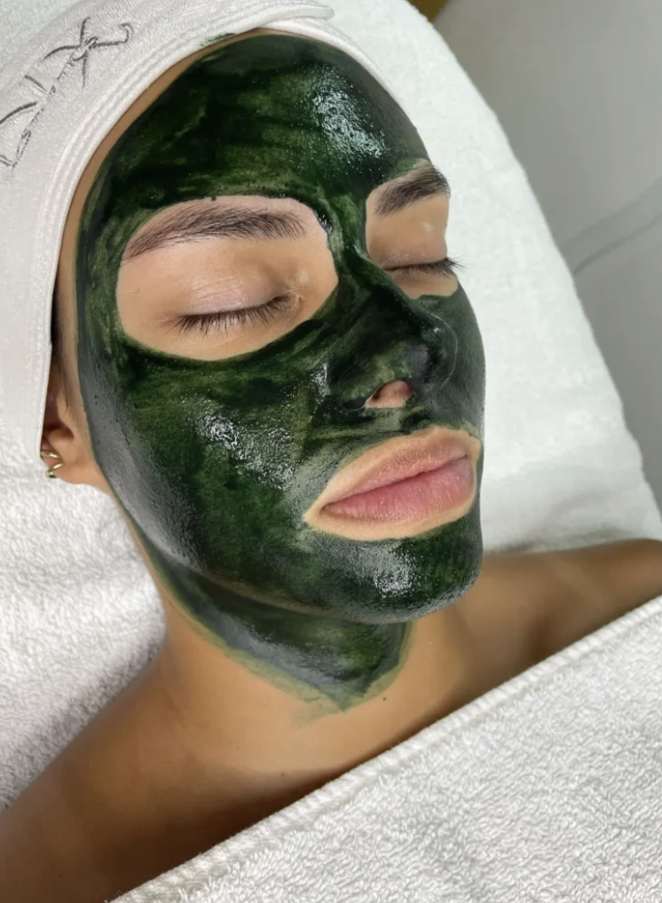 Green Sea Peel Online Schulung  Professionelle Ausbildung im Bereich ästhetische Kosmetik. Lernen Sie die Anwendung des Algenpeelings Schritt für Schritt – inklusive detailliertem Video und offiziellem Behandlungsprotokoll (PDF).